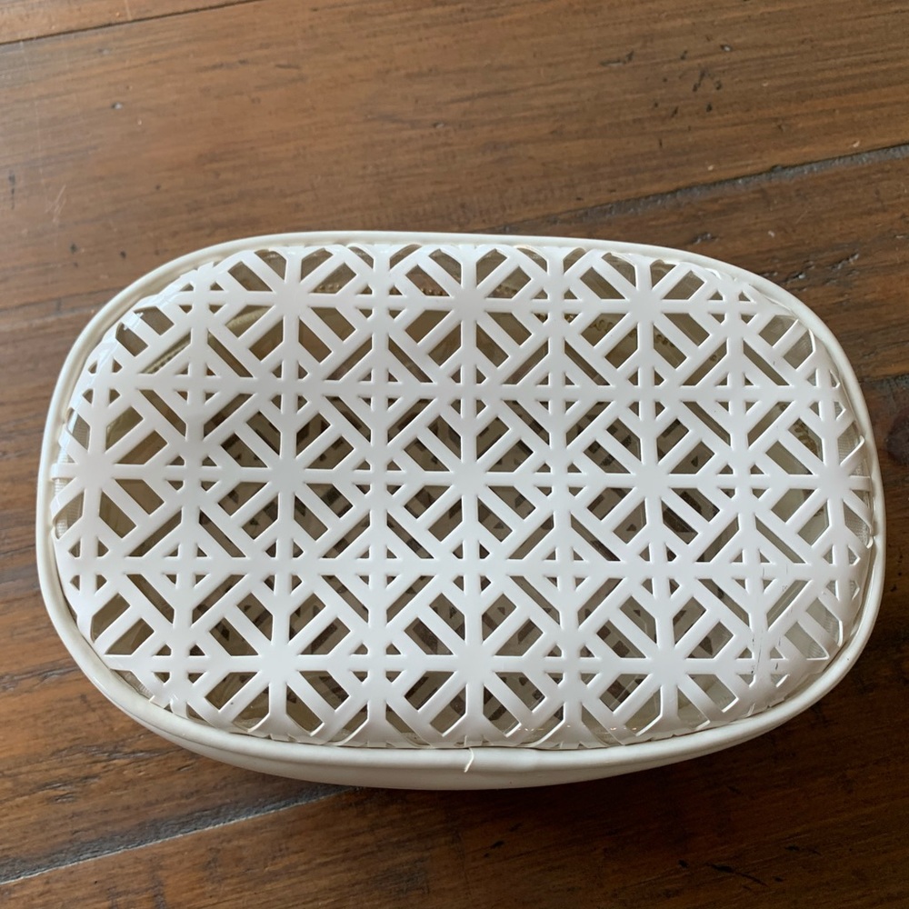 Tory Burch Cosmetic case in GUC. White/vinyl